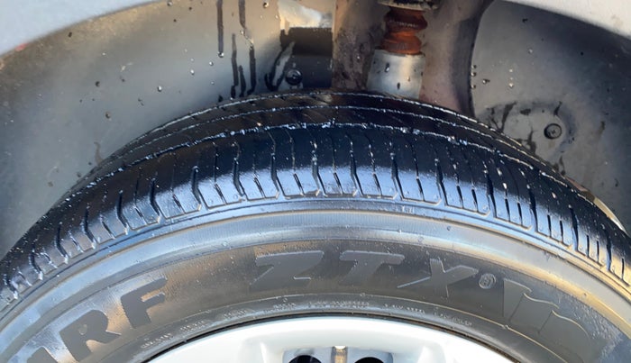 2015 Hyundai Creta S 1.6 PETROL, Petrol, Manual, 1,25,511 km, Left Rear Tyre Tread