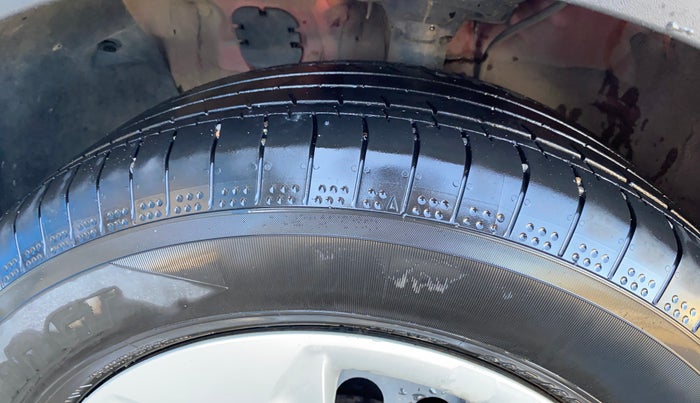 2015 Hyundai Creta S 1.6 PETROL, Petrol, Manual, 1,25,511 km, Left Front Tyre Tread