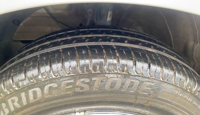2023 Maruti Swift VXI, Petrol, Manual, 24,704 km, Left Front Tyre Tread