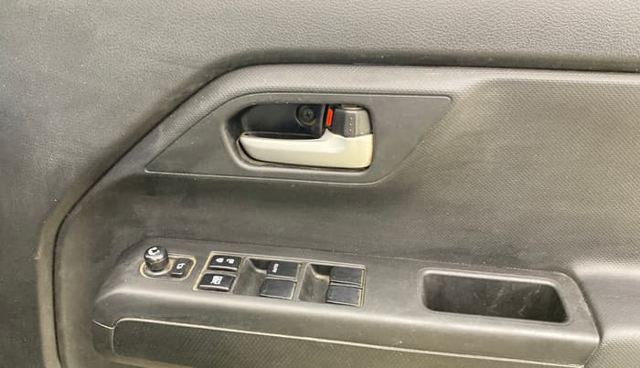 2020 Maruti New Wagon-R ZXI 1.2, Petrol, Manual, 1,13,199 km, Driver Side Door Panels Control