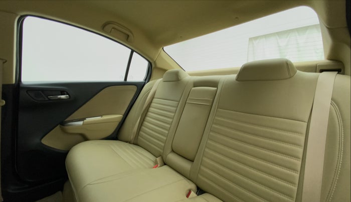 2014 Honda City V MT PETROL, Petrol, Manual, 82,084 km, Right Side Rear Door Cabin