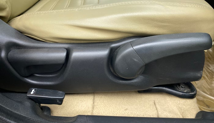 2014 Honda City V MT PETROL, Petrol, Manual, 82,084 km, Driver Side Adjustment Panel