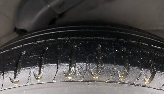 2014 Hyundai i10 SPORTZ 1.1, Petrol, Manual, 49,374 km, Left Rear Tyre Tread
