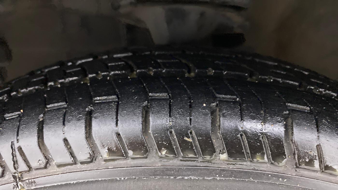 2014 Hyundai i10 SPORTZ 1.1, Petrol, Manual, 49,374 km, Left Front Tyre Tread