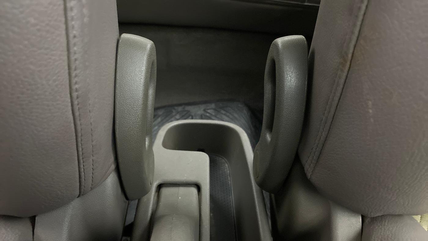 2014 Hyundai i10 SPORTZ 1.1, Petrol, Manual, 49,374 km, Driver Side Adjustment Panel