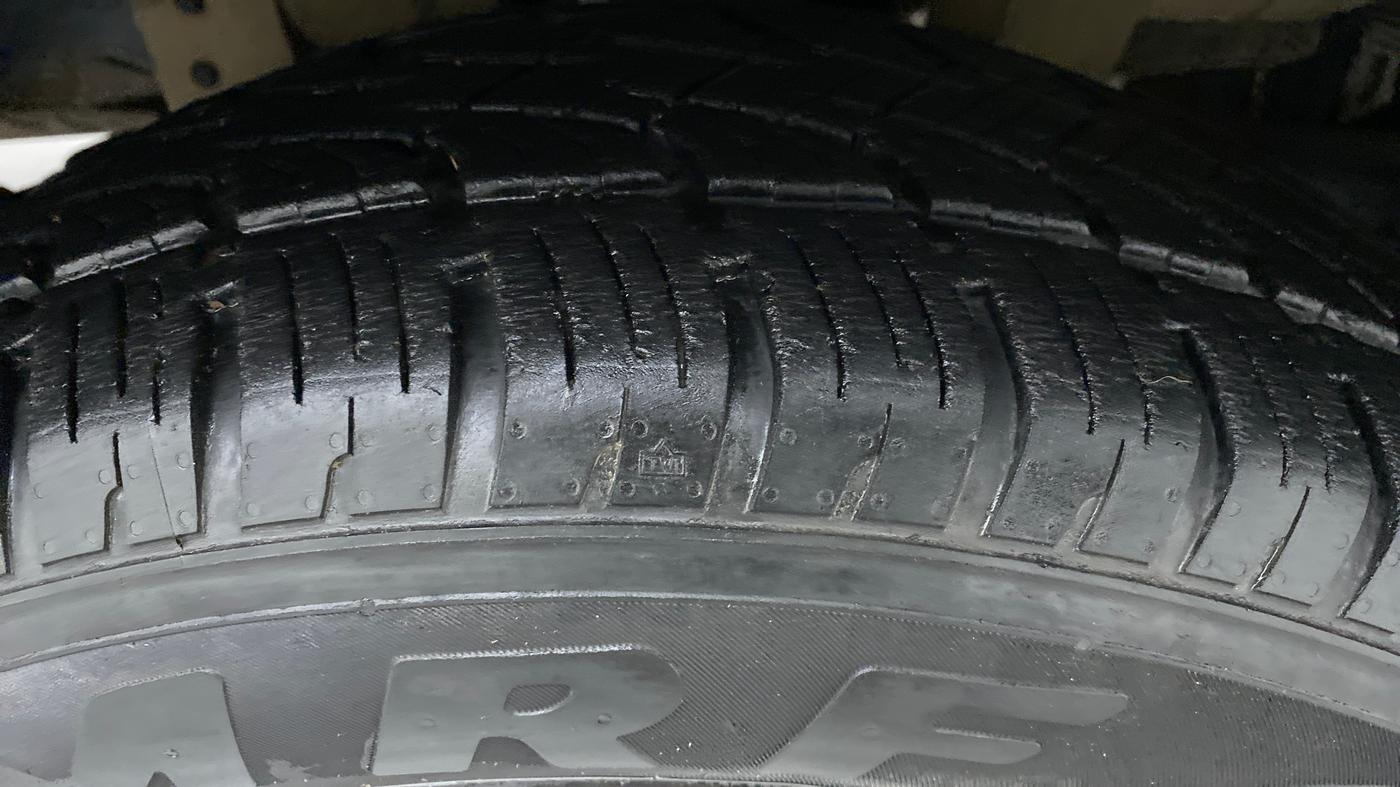2019 Mahindra Scorpio S7 140 BHP 2WD, Diesel, Manual, 35,956 km, Right Front Tyre Tread