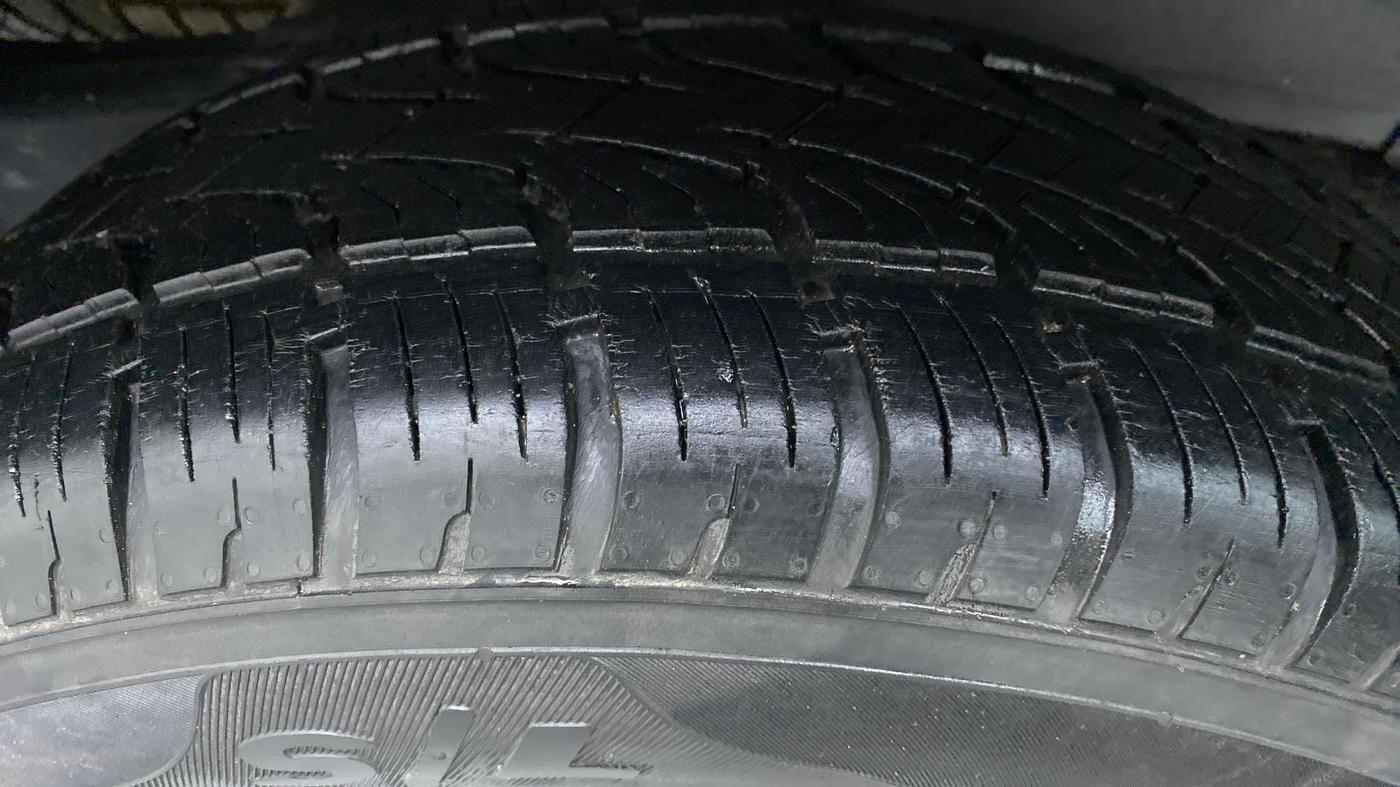 2019 Mahindra Scorpio S7 140 BHP 2WD, Diesel, Manual, 35,956 km, Right Rear Tyre Tread