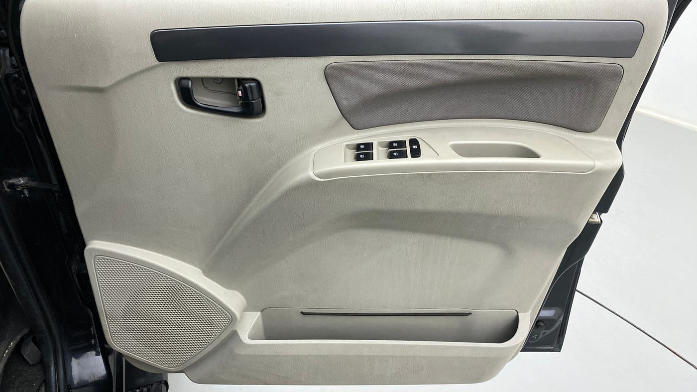 2019 Mahindra Scorpio S7 140 BHP 2WD, Diesel, Manual, 35,956 km, Driver Side Door Panels Control