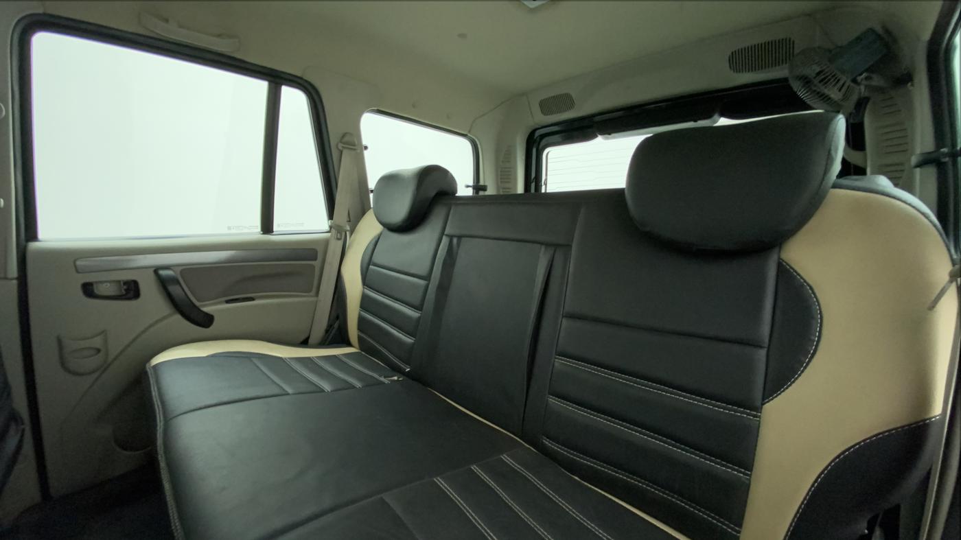 2019 Mahindra Scorpio S7 140 BHP 2WD, Diesel, Manual, 35,956 km, Right Side Rear Door Cabin