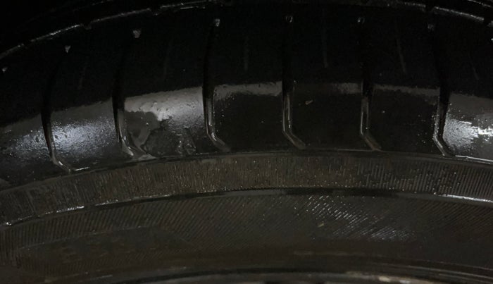 2018 Hyundai Elite i20 ASTA 1.2, Petrol, Manual, 88,615 km, Right Front Tyre Tread