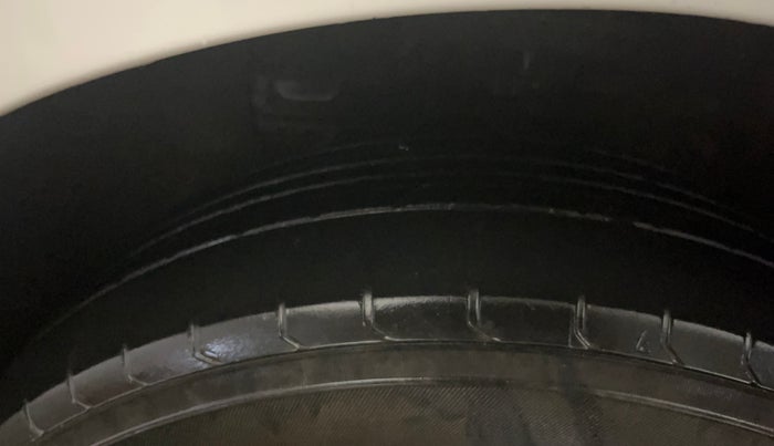 2018 Hyundai Elite i20 ASTA 1.2, Petrol, Manual, 88,615 km, Left Front Tyre Tread