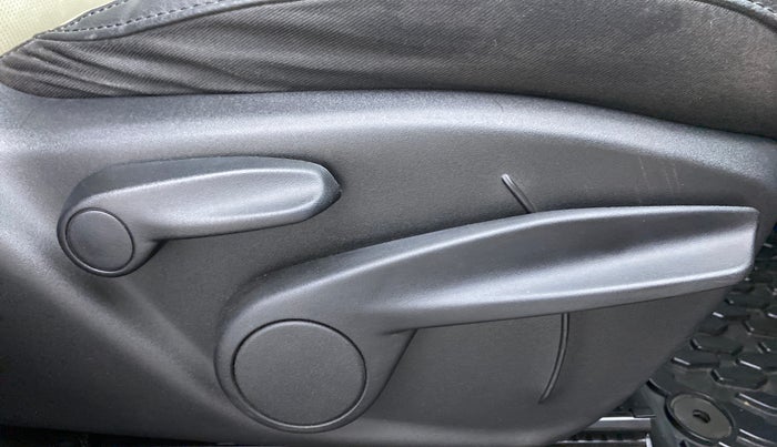2018 Jeep Compass LIMITED (O) 2.0, Diesel, Manual, 30,896 km, Driver Side Adjustment Panel