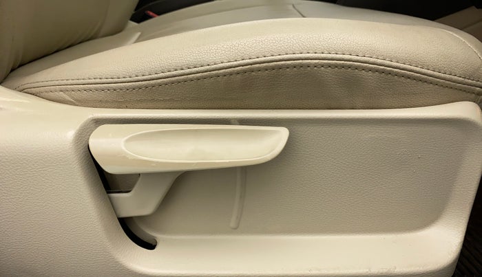 2015 Volkswagen Vento HIGHLINE PETROL, Petrol, Manual, 38,907 km, Driver Side Adjustment Panel