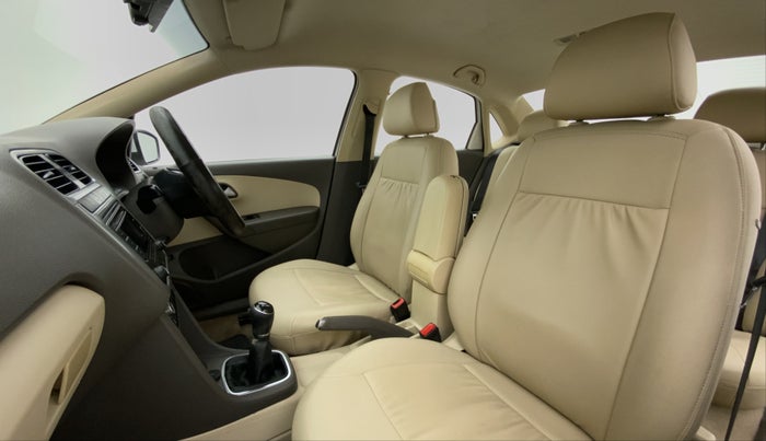 2015 Volkswagen Vento HIGHLINE PETROL, Petrol, Manual, 38,907 km, Right Side Front Door Cabin