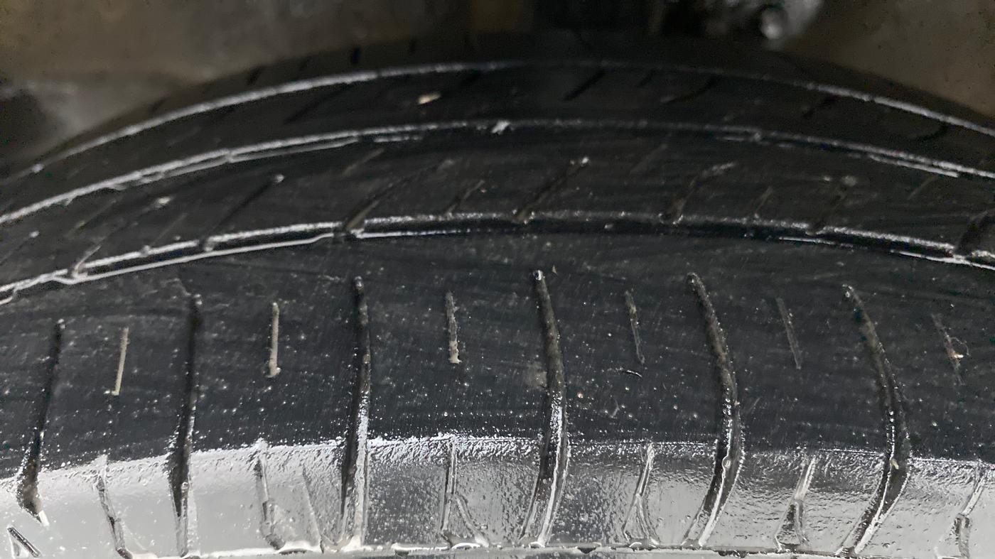 2015 Maruti Wagon R 1.0 LXI CNG, CNG, Manual, 87,691 km, Left Front Tyre Tread
