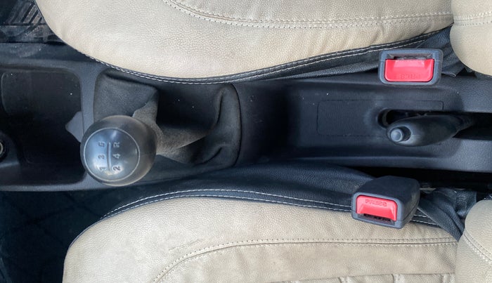 2016 Hyundai Eon ERA +, Petrol, Manual, 57,362 km, Gear Lever