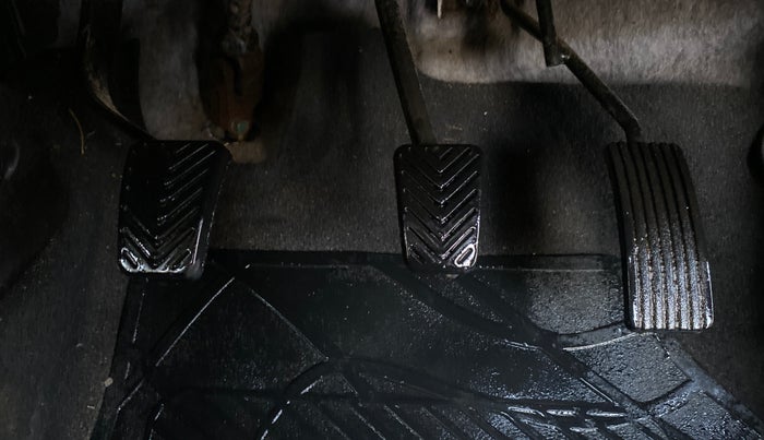 2016 Hyundai Eon ERA +, Petrol, Manual, 57,362 km, Pedals