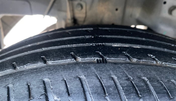 2016 Hyundai Eon ERA +, Petrol, Manual, 57,362 km, Right Rear Tyre Tread