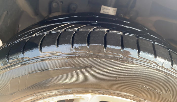 2014 Ford Ecosport TITANIUM 1.5L DIESEL (OPT), Diesel, Manual, 1,15,278 km, Left Front Tyre Tread