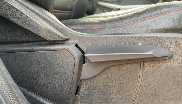 2014 Ford Ecosport TITANIUM 1.5L DIESEL (OPT), Diesel, Manual, 1,15,278 km, Driver Side Adjustment Panel