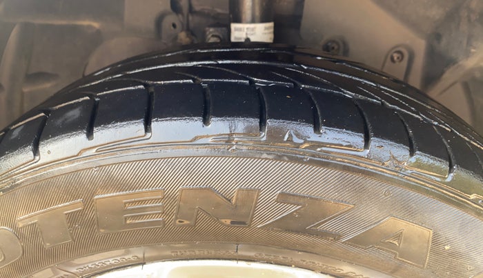 2014 Ford Ecosport TITANIUM 1.5L DIESEL (OPT), Diesel, Manual, 1,15,278 km, Right Front Tyre Tread