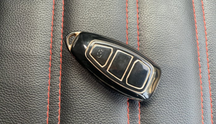 2014 Ford Ecosport TITANIUM 1.5L DIESEL (OPT), Diesel, Manual, 1,15,278 km, Key Close Up