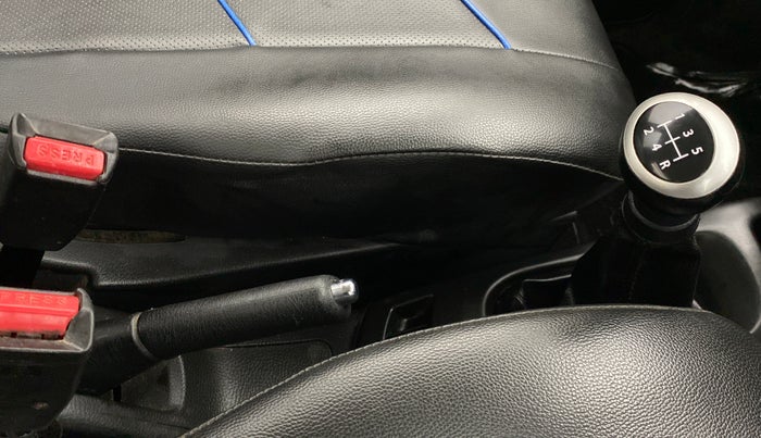 2015 Maruti Wagon R 1.0 VXI, Petrol, Manual, 33,403 km, Gear Lever