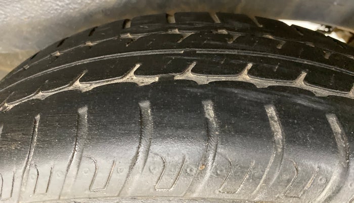 2015 Maruti Wagon R 1.0 VXI, Petrol, Manual, 33,403 km, Left Rear Tyre Tread