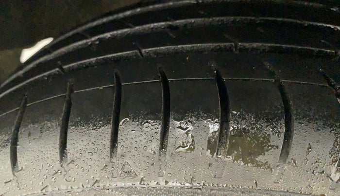 2015 Maruti Baleno DELTA PETROL 1.2, Petrol, Manual, 61,667 km, Right Rear Tyre Tread