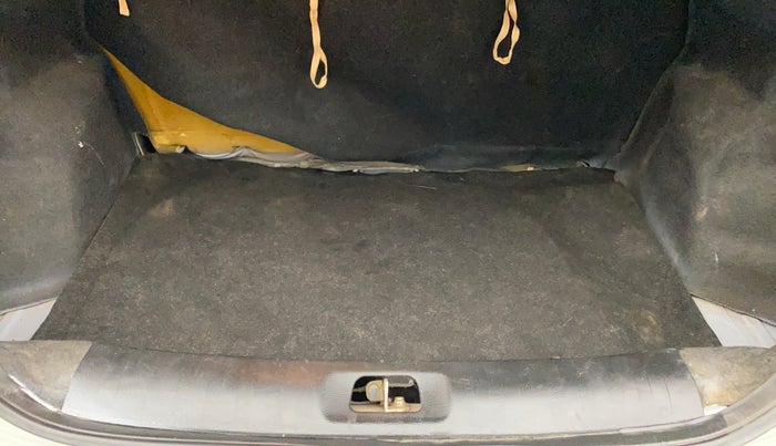 2013 Maruti Swift Dzire VXI, Petrol, Manual, 92,497 km, Boot Inside