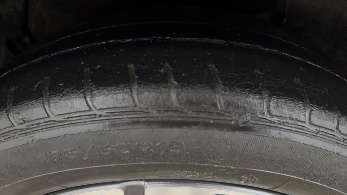 2020 Hyundai AURA SX PLUS 1.2 AMT, Petrol, Automatic, 59,321 km, Right Rear Tyre Tread