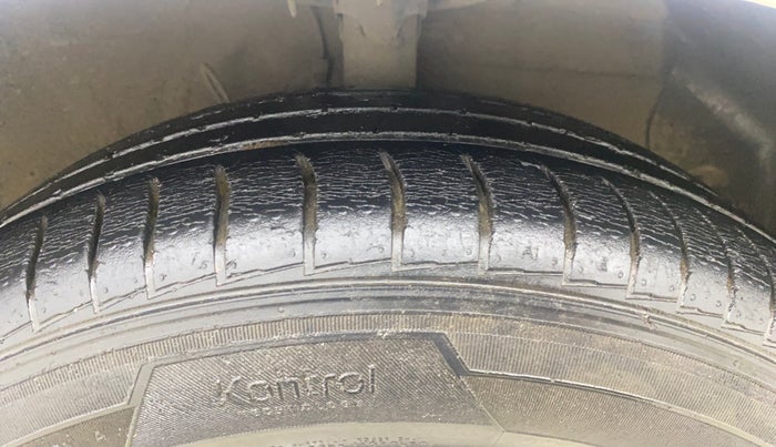2019 Hyundai NEW SANTRO SPORTZ CNG, CNG, Manual, 48,972 km, Right Front Tyre Tread