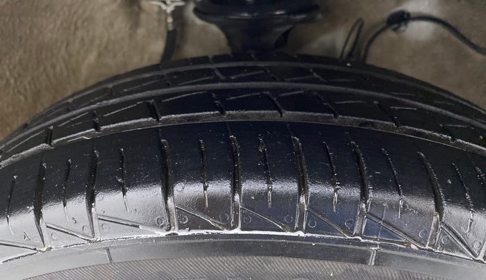 2021 Maruti Alto LXI, Petrol, Manual, 40,627 km, Right Front Tyre Tread