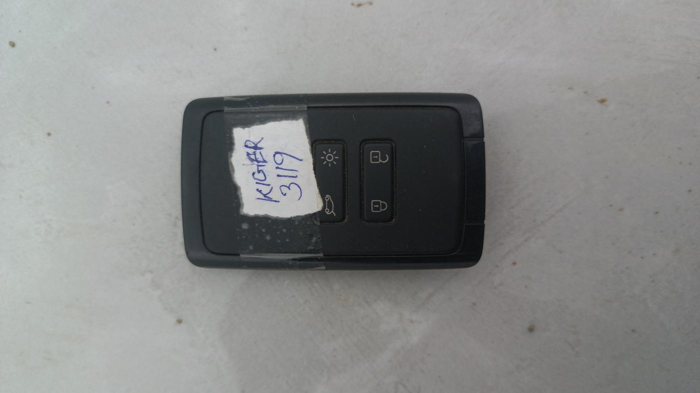 2024 Renault Kiger RXT (O) MT, Petrol, Manual, 9,301 km, Key Close Up