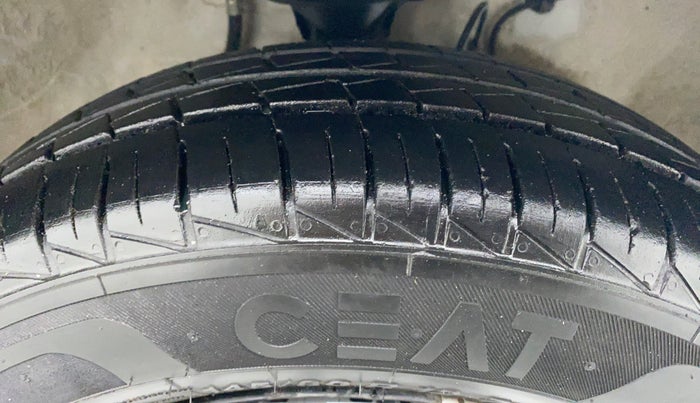2020 Maruti Alto LXI, Petrol, Manual, 11,996 km, Right Front Tyre Tread