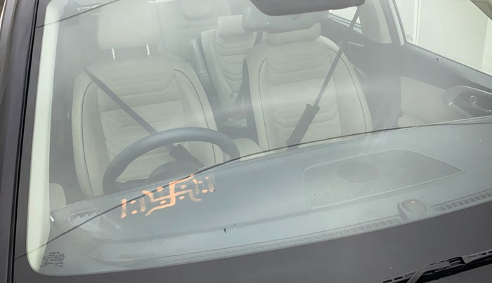 2022 KIA CARENS LUXURY PLUS 1.4 PETROL 6 STR, Petrol, Manual, 9,041 km, Front windshield - Minor spot on windshield
