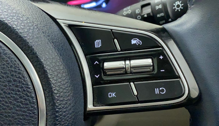 2022 KIA CARENS LUXURY PLUS 1.4 PETROL 6 STR, Petrol, Manual, 9,041 km, Adaptive Cruise Control