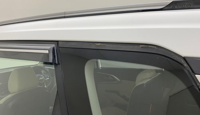 2022 KIA CARENS LUXURY PLUS 1.4 PETROL 6 STR, Petrol, Manual, 9,041 km, Rear left door - Door visor damaged