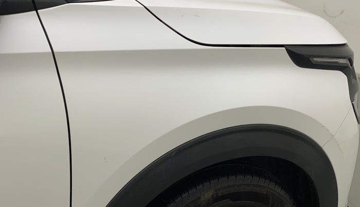 2022 KIA CARENS LUXURY PLUS 1.4 PETROL 6 STR, Petrol, Manual, 9,041 km, Right fender - Minor scratches