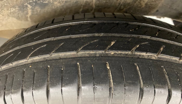 2014 Maruti Wagon R 1.0 VXI, Petrol, Manual, 90,433 km, Left Rear Tyre Tread