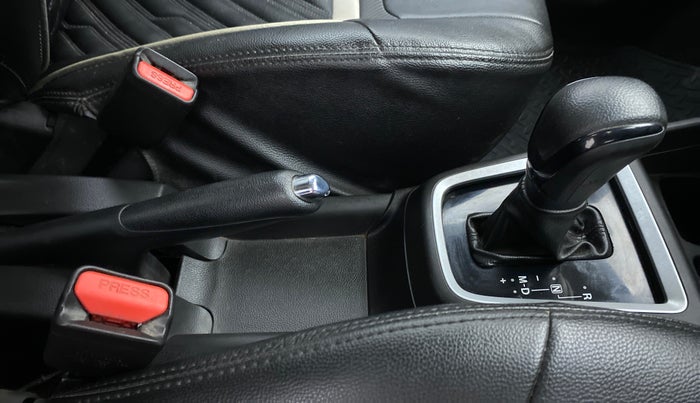 2018 Maruti Swift VXI AMT D, Petrol, Automatic, 25,412 km, Gear Lever