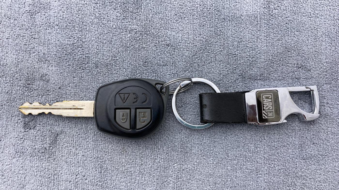 2018 Maruti Swift VXI AMT D, Petrol, Automatic, 25,412 km, Key Close Up