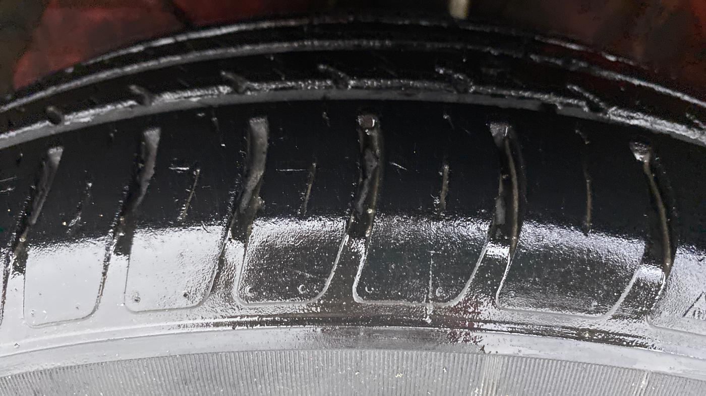 2018 Maruti Swift VXI AMT D, Petrol, Automatic, 25,412 km, Left Front Tyre Tread