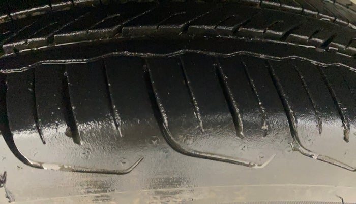 2024 Tata NEXON SMART+ SUNROOF 1.2 PETROL, Petrol, Manual, 21,501 km, Right Rear Tyre Tread