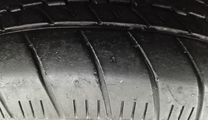 2012 Maruti Ertiga VDI, Diesel, Manual, 85,918 km, Left Front Tyre Tread