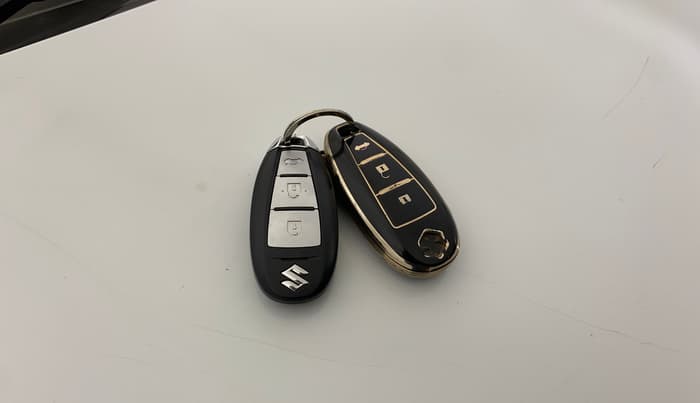 2015 Maruti Ciaz ZXI, CNG, Manual, 1,31,073 km, Key Close Up