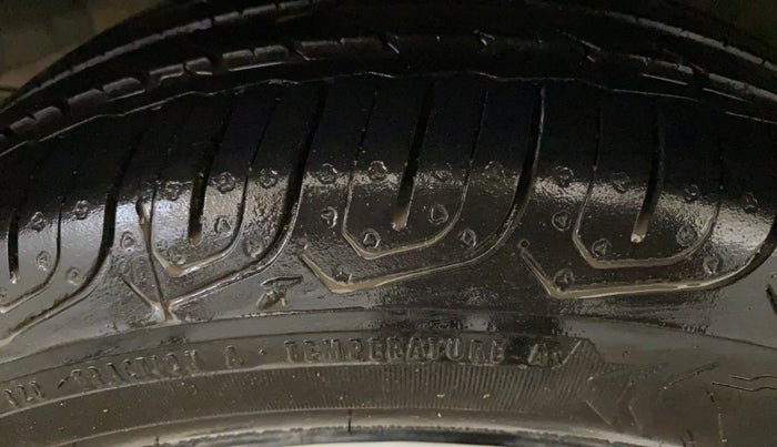 2015 Honda Amaze 1.2L I-VTEC S, Petrol, Manual, 42,502 km, Right Rear Tyre Tread