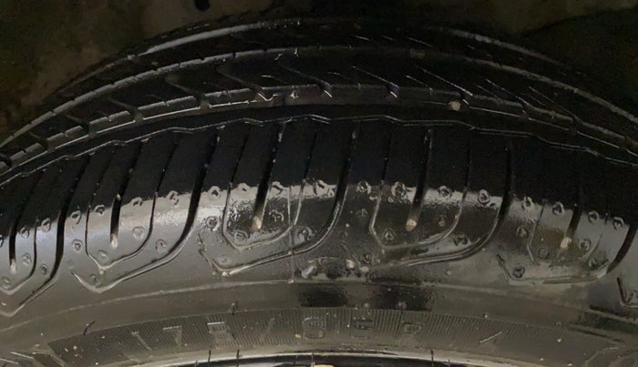 2015 Honda Amaze 1.2L I-VTEC S, Petrol, Manual, 42,502 km, Right Front Tyre Tread