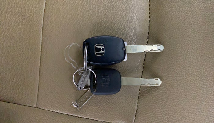 2015 Honda Amaze 1.2L I-VTEC S, Petrol, Manual, 42,502 km, Key Close Up