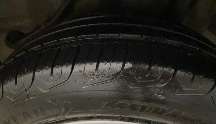 2015 Honda Amaze 1.2L I-VTEC S, Petrol, Manual, 42,502 km, Left Rear Tyre Tread
